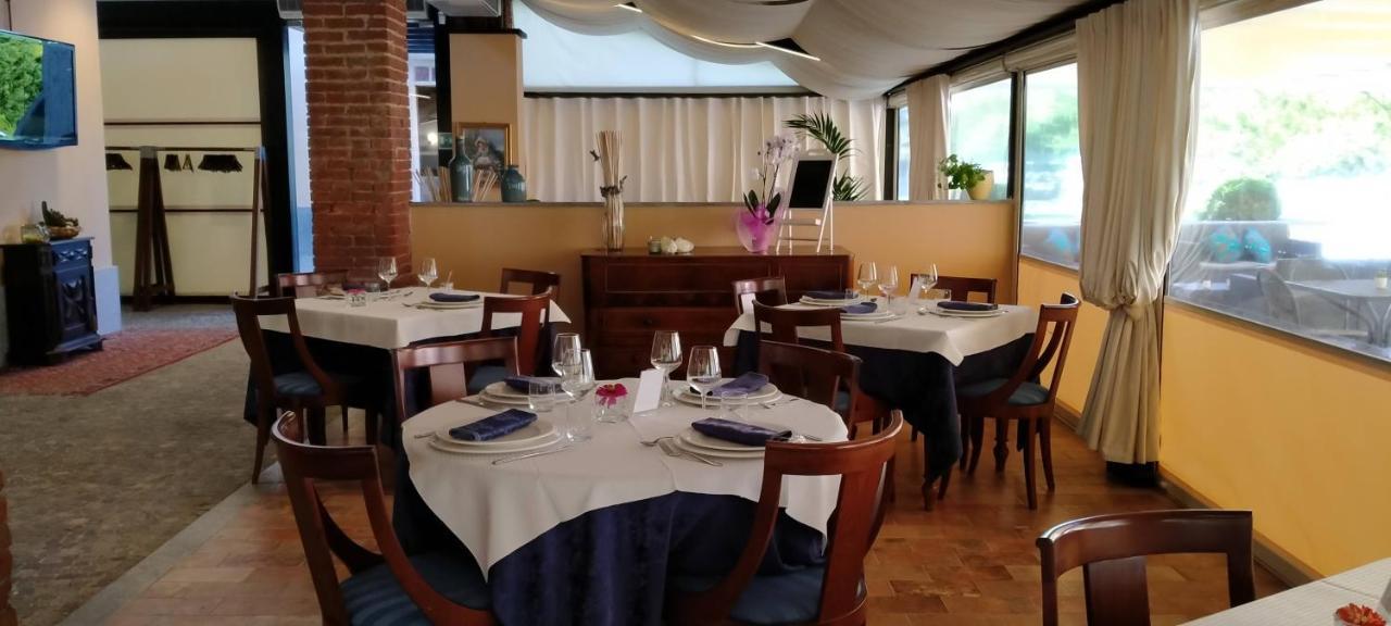 La Regibussa - Hotel Ristorante آستي المظهر الخارجي الصورة